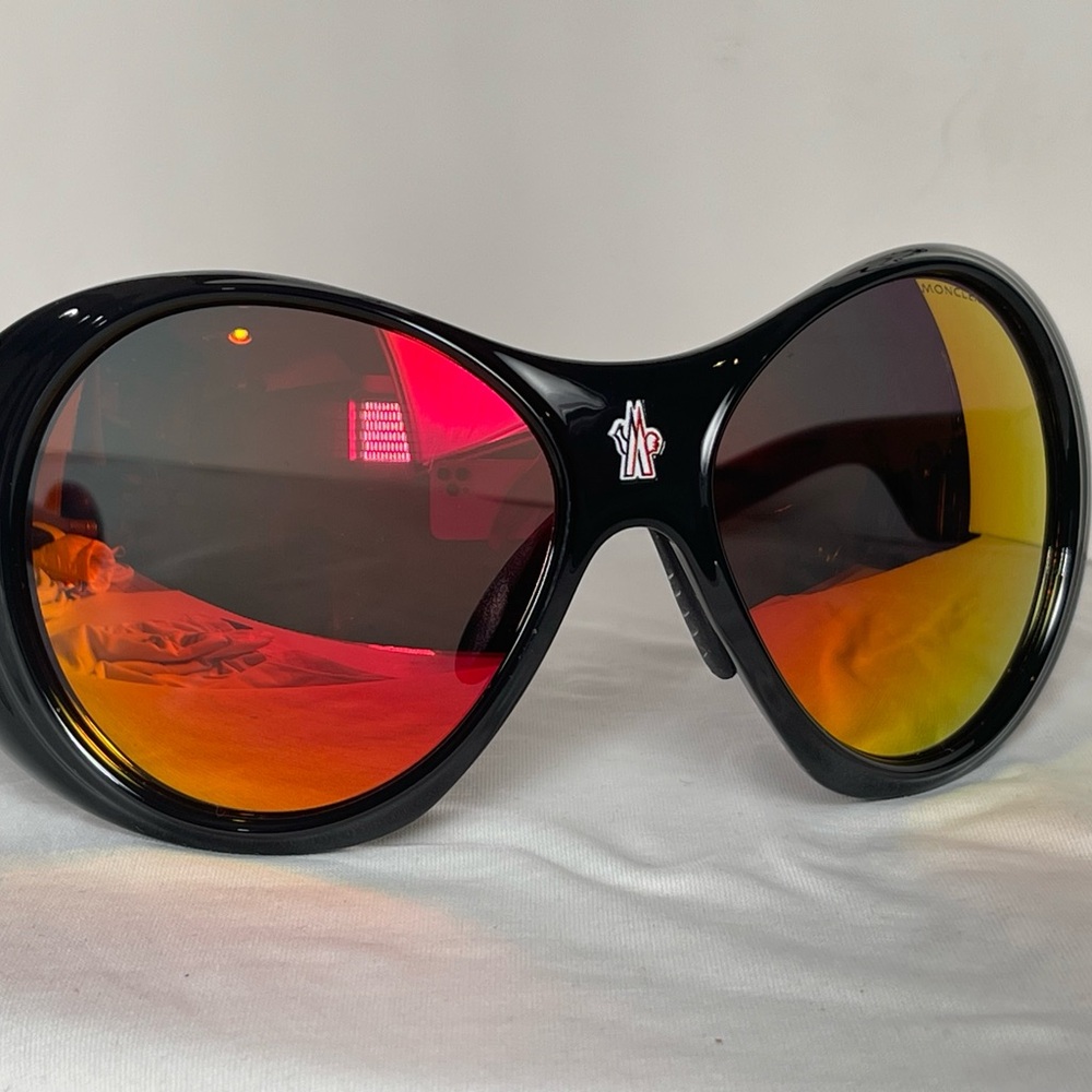 Moncler sun glasses